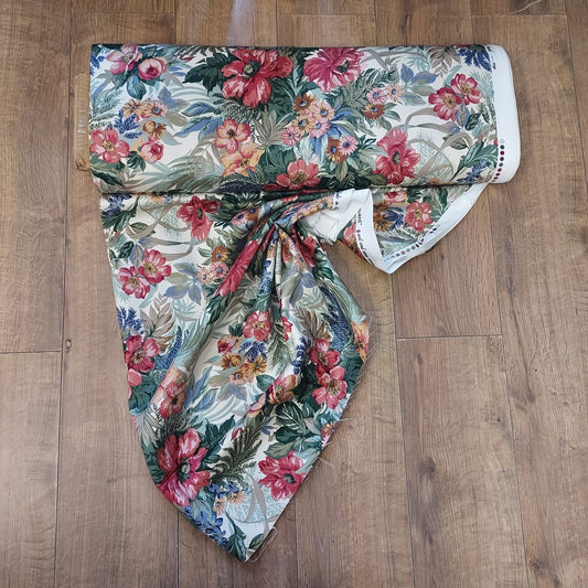 Crowson Vintage Cotton Upholstry Fabric - Firinn
