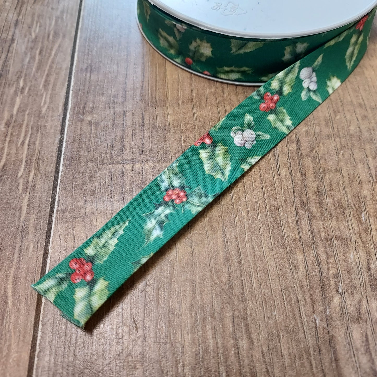 Christmas Holly Bias Binding Tape 16mm 100% Cotton - Various Shades