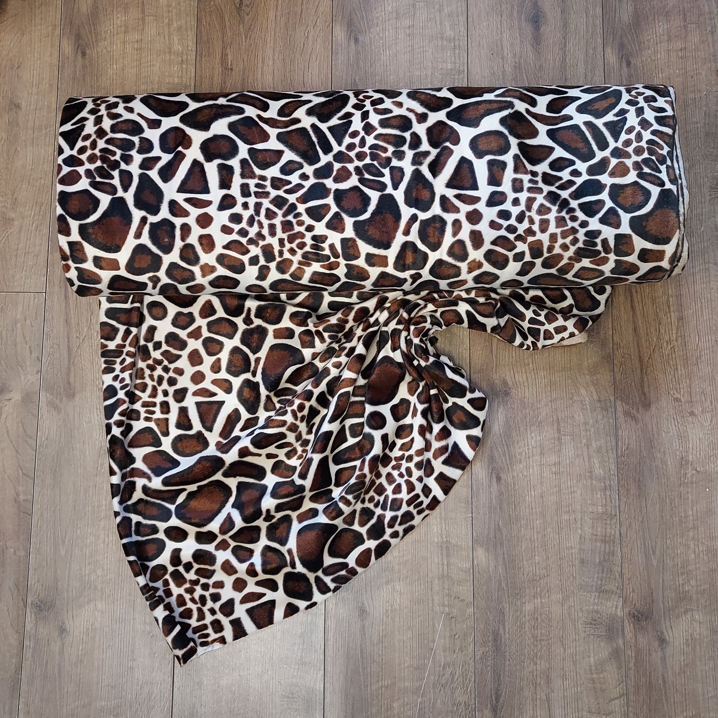 Little Giraffe Print Velboa Faux Fur Fabric