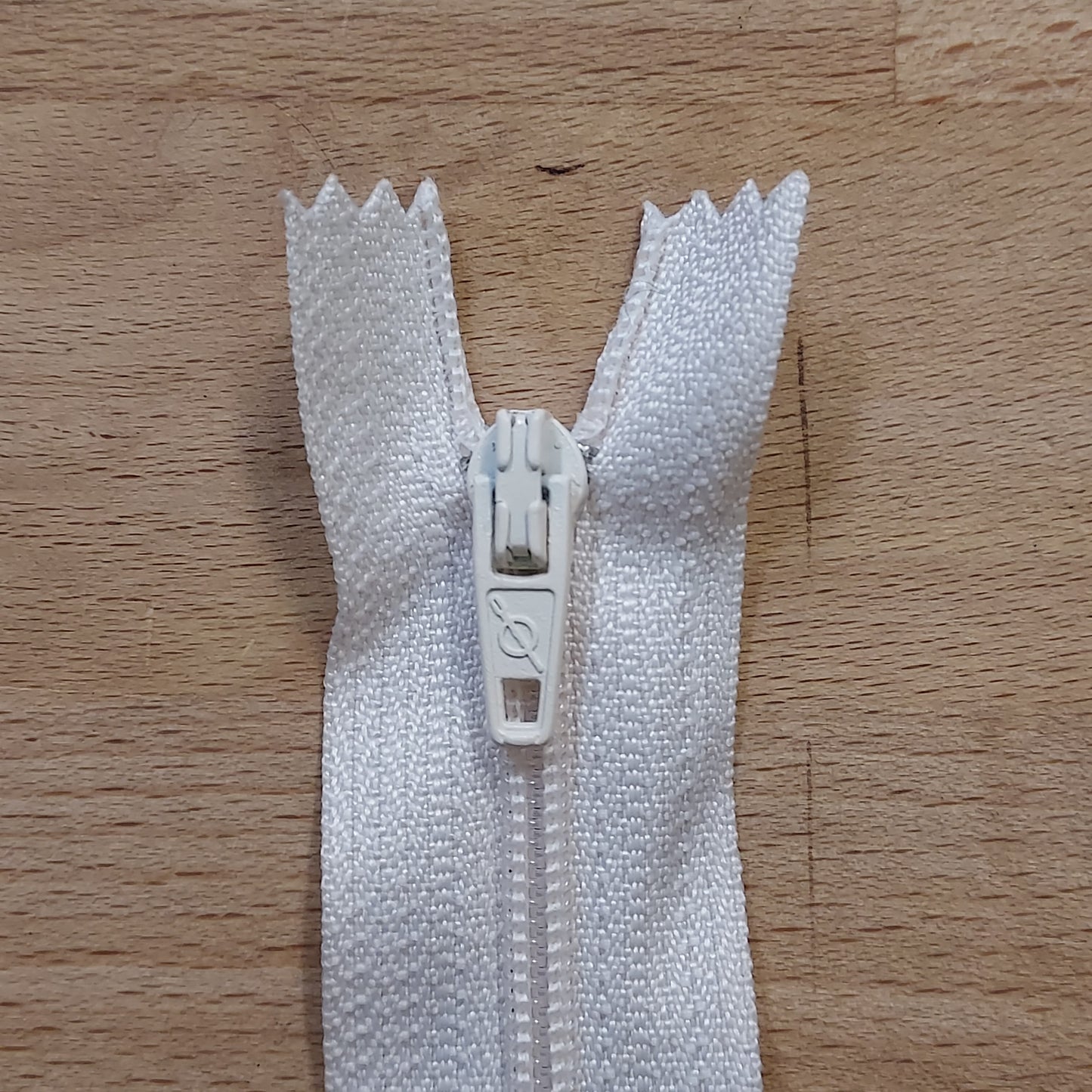 Closed End Nylon Coil Zip - Various Colours and Lengths