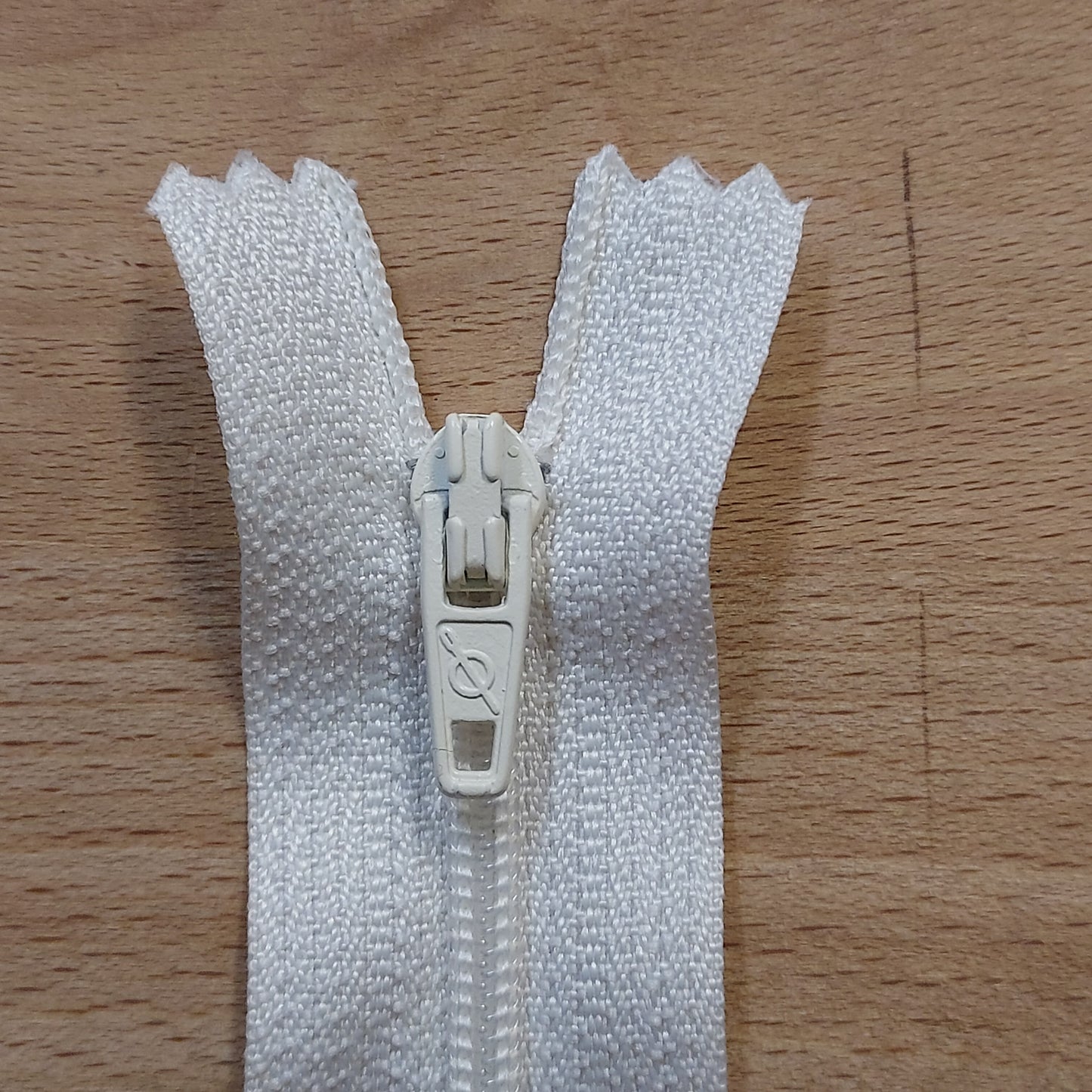 Closed End Nylon Coil Zip - Various Colours and Lengths