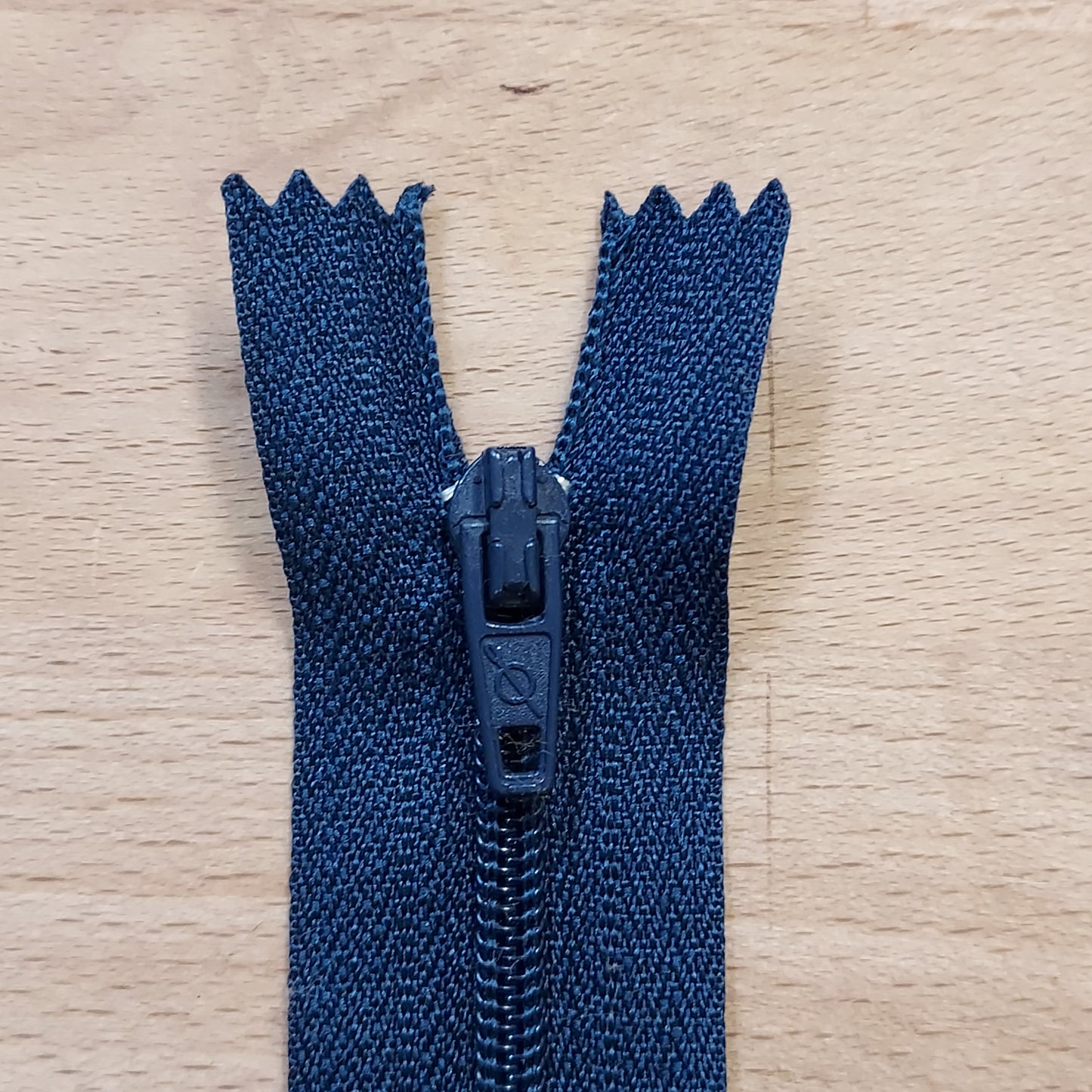 Closed End Nylon Coil Zip - Various Colours and Lengths