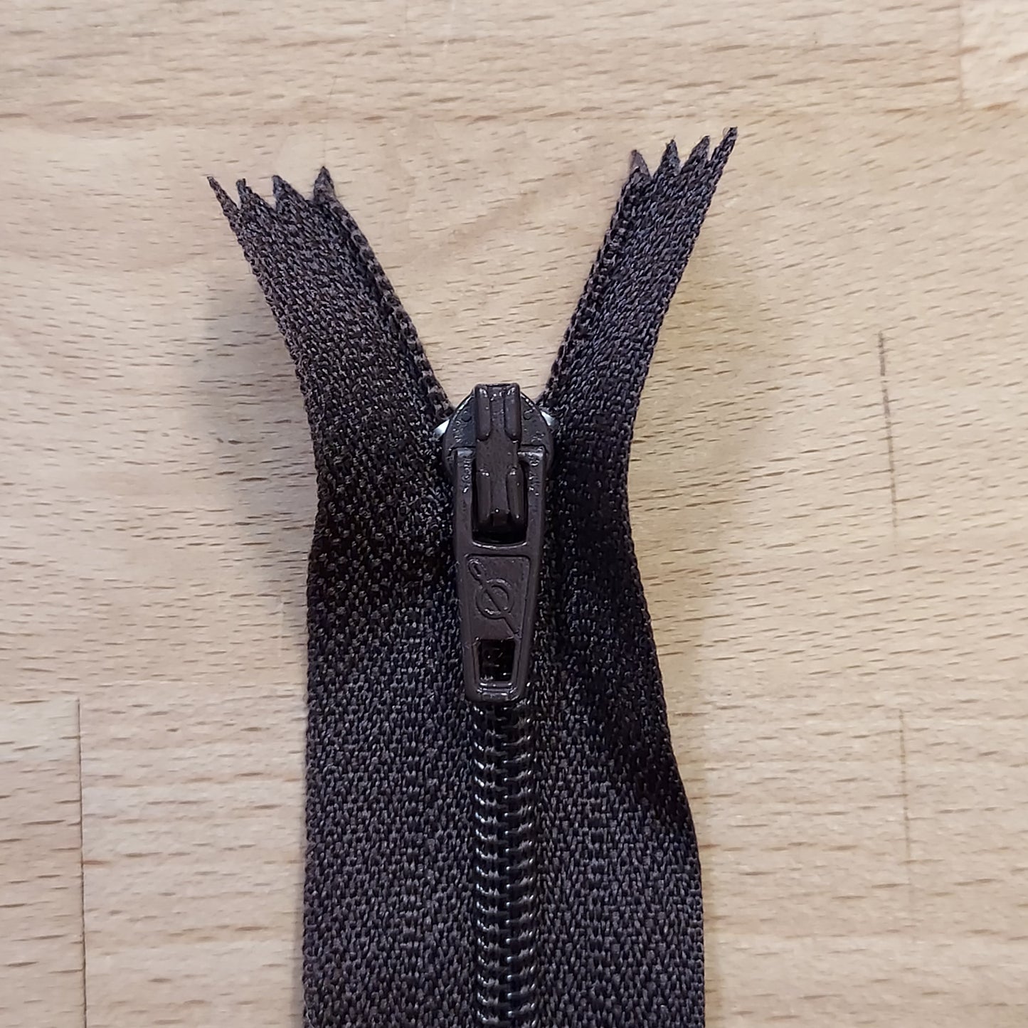 Closed End Nylon Coil Zip - Various Colours and Lengths