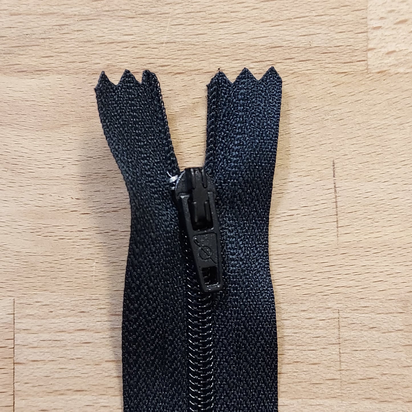 Closed End Nylon Coil Zip - Various Colours and Lengths